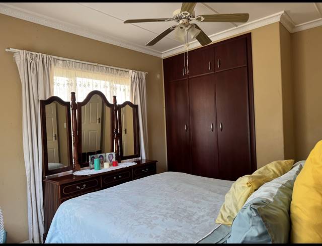 3 BEDROOM FREEHOLD FOR SALE IN HILLARY